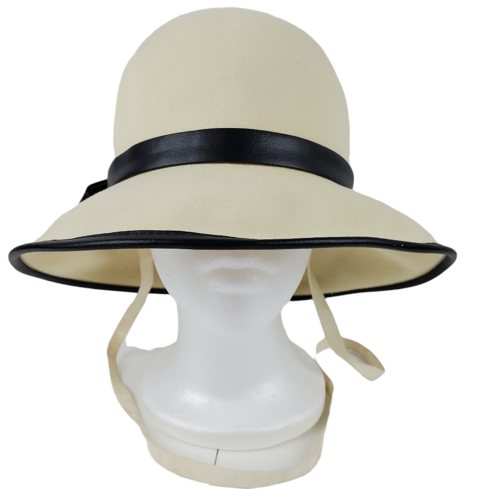 Lazarus vintage cream hat